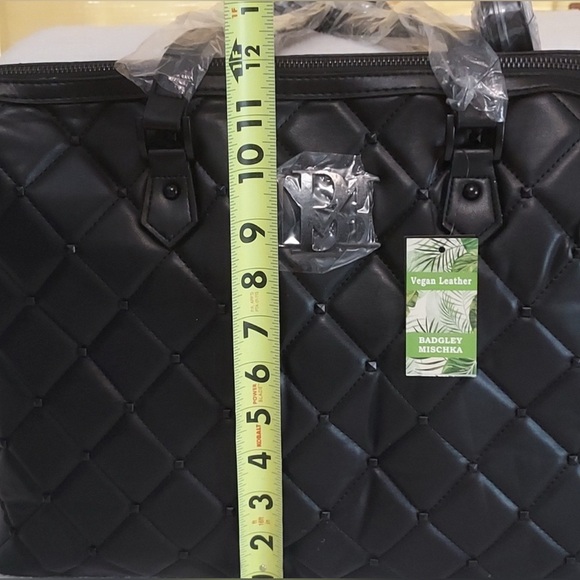 NWT Badgley Mischka Vegan Leather Elegant Black Quilted Tote Bag - Picture 7 of 10